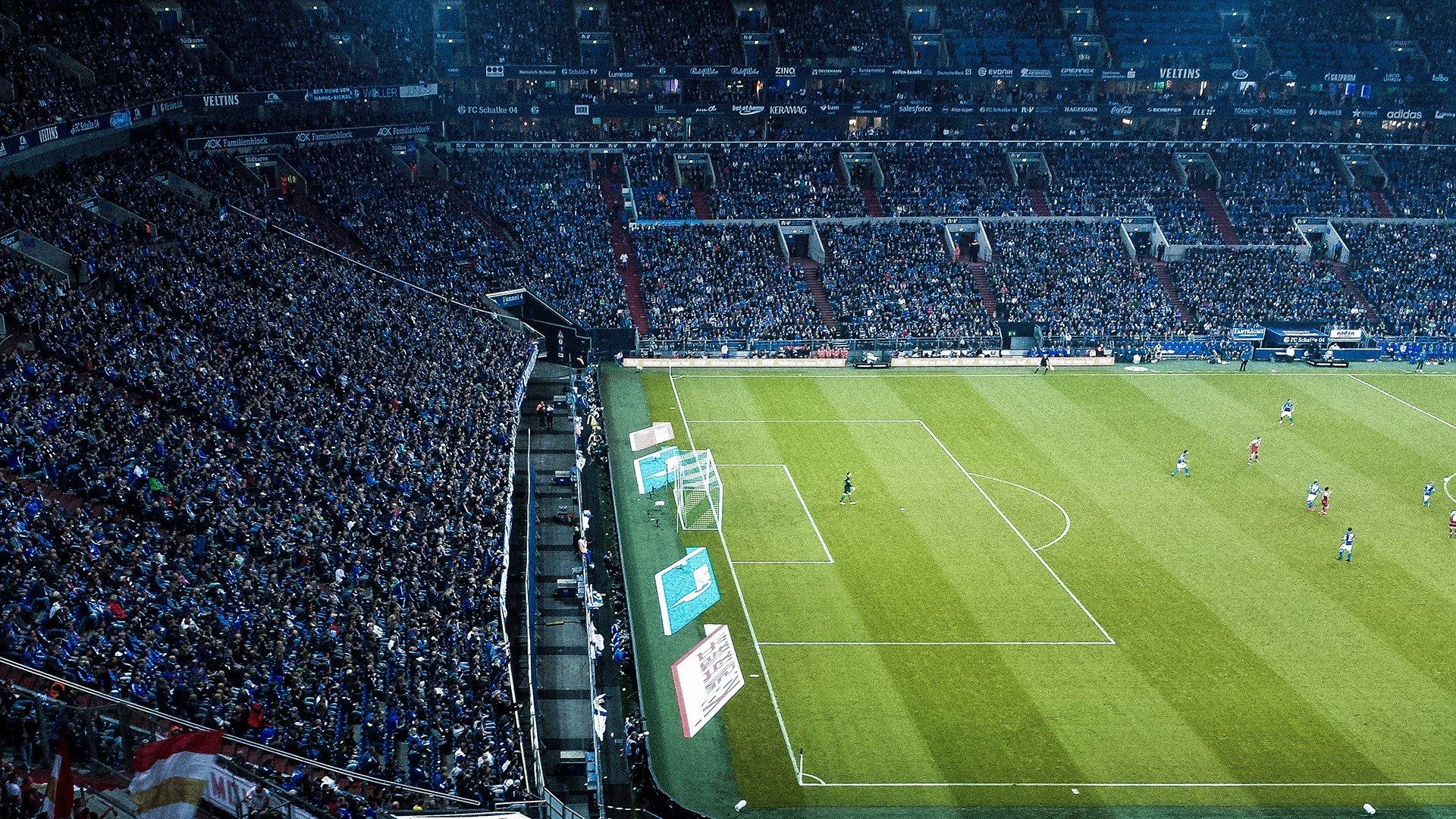 球场革新启示录，热刺新主场树立行业标杆，曼联重建之路或可借鉴