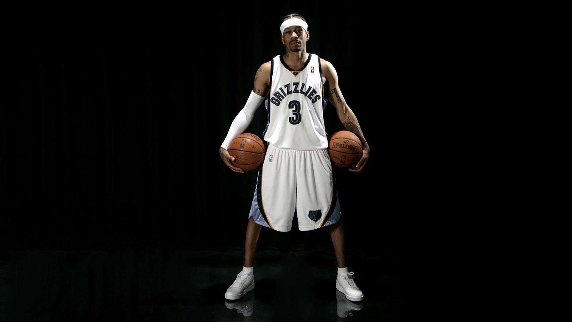 詹姆斯战靴致敬传奇时刻，园区冠军配色点燃赛场回忆